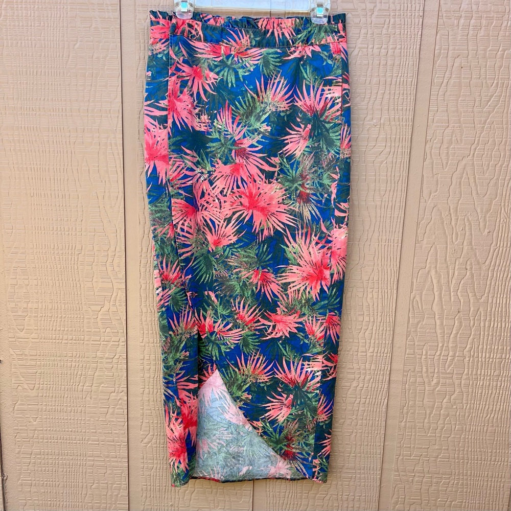 Kut from the Kloth Colorful Patterned Fabric